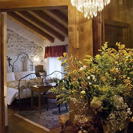 Sandi Inn *